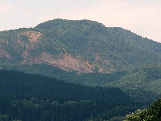 20100819_花輪高校近所から見た尾去沢鉱山跡
