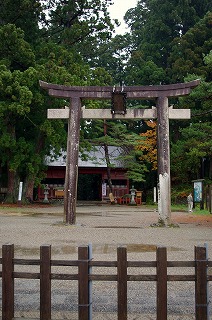 羽黒山随神門