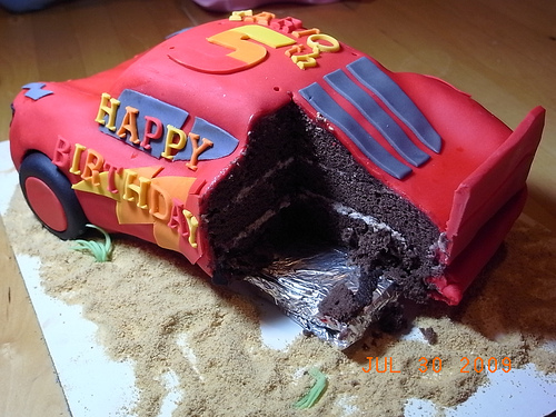 LIGHTNING MCQUEEN CAKE 6