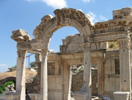 エフエスハドリアヌス神殿.JPG