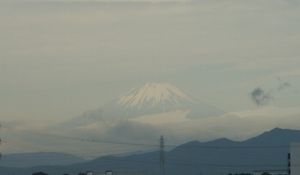 雲の切れ間から富士山♪(2009623)s.jpg