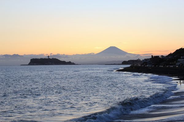 富士山と江の島の２ショット（稲村ケ崎より）.jpg