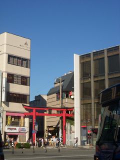 小町通り入口鳥居.jpg