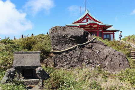 箱根神社山頂祭祀遺跡.jpg