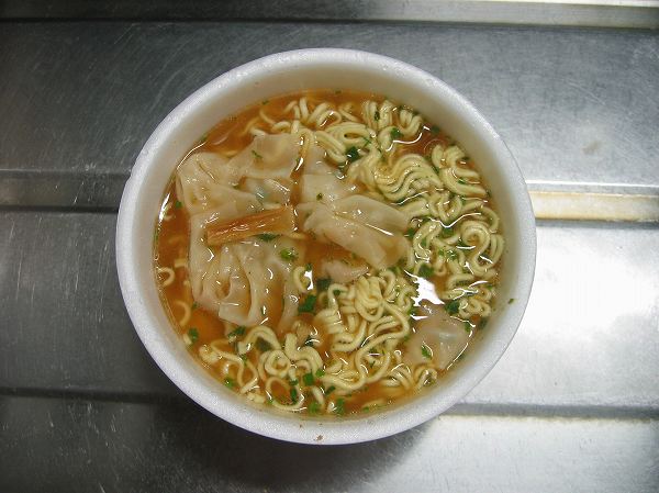 つるっとワンタン麺　醤油３