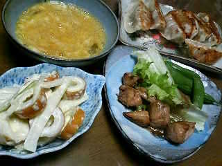 ちくわとセロリのサラダ・餃子の王国の黒豚餃子・山芋のすりおろし・鳥のささ身の照り焼き風