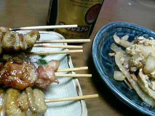 焼き鳥と玉葱とソーセージの卵とじ