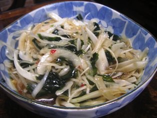 中華でワカメな新玉葱