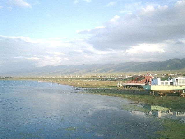 青海湖船着場