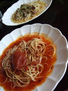 トマトパスタとラグーパスタ