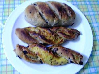 レーズンカスタードとレーズンパン