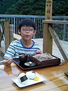 祖谷そば堪能中