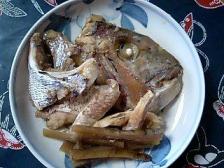 鯛とごぼうのあら炊き