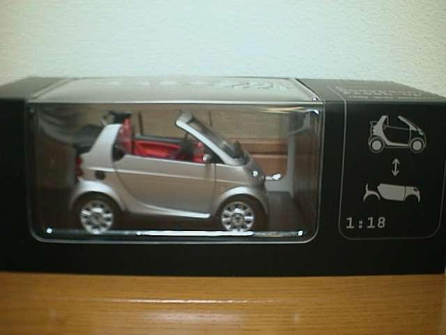 smart fortwo coupé ミニカー1/18 ボディーパネル交換可能 smart fortwo coupé ミニカー1/18 ボディーパネル交換可能