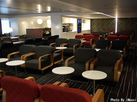 HKG098-QF_Lounge2.jpg