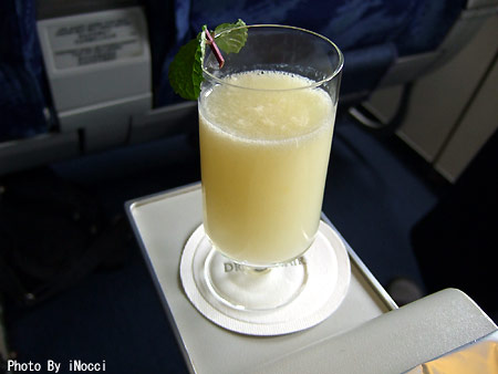 HKG154-KA433_WelcomeDrink.jpg