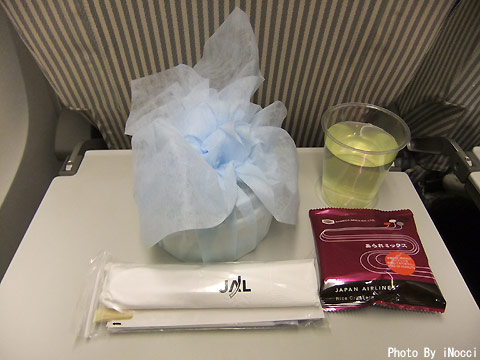 Guam106-JO982機内食1.jpg