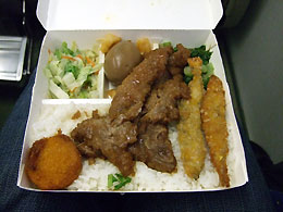 台湾43-車内弁当_中身.jpg
