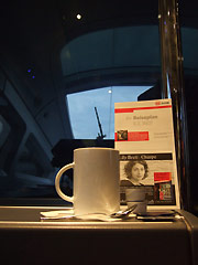 EUR225-GER_車内Coffee2.jpg