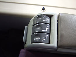 EUR093-CI65_座席ボタン.jpg