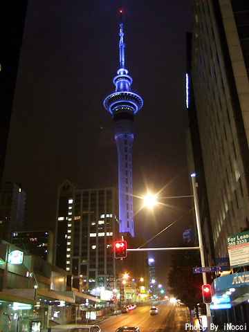 NZL158-夜のAKLタワー.jpg