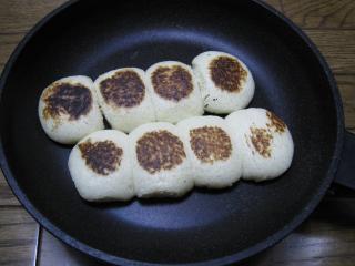 焼きまんじゅう：焼き