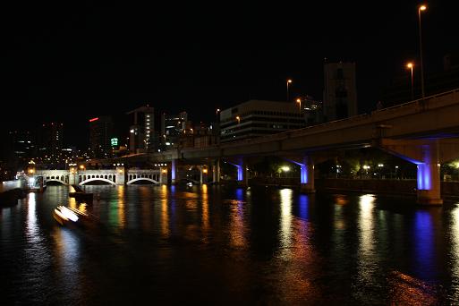 堂島川と水晶橋遠景