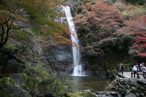 晩秋の箕面大滝3