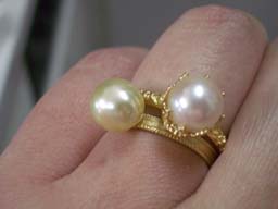 セデューストYG・生パール＆アリーリング着用１