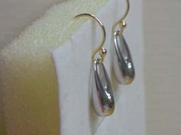 アンジェK18×SVピアス(横から)