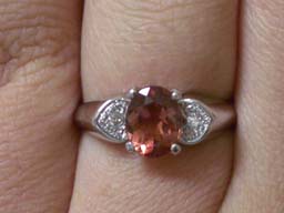 コーイWGトルマリンリング着用(アップ)