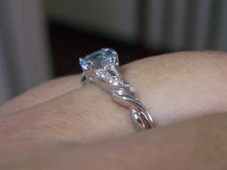 キホウWGサンタマリアAF着用(厚み)