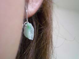 JOYTECそよ風ピアス着用