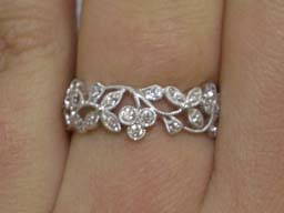 ベーネWGミル・ガーランド着用(アップ)