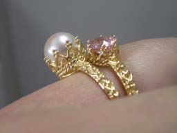 セデューストYG・生パール＆Pトルハート着用