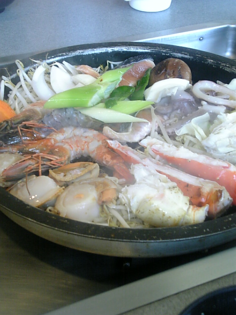 昼食の海鮮鍋