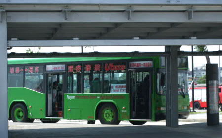 空港：桃園駅バス.JPG