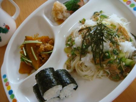ねばとろそうめん・南瓜のそぼろあん・シソ巻きういんなー