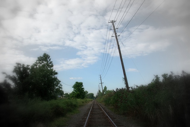 線路と雲.jpg