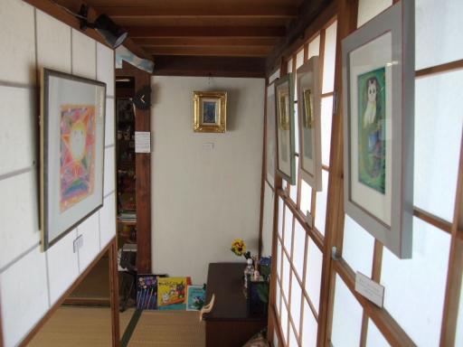 ｢小林ひろみ☆絵語り絵･猫絵展｣を開催中の特別展示室