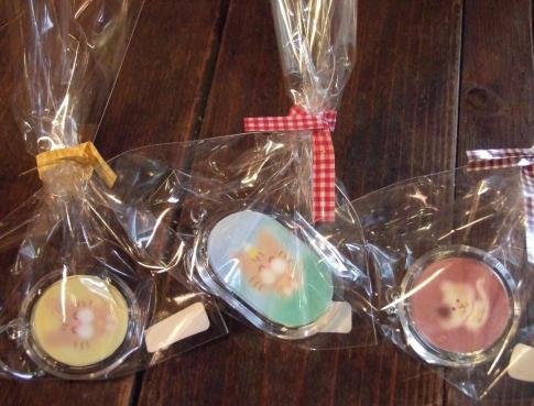 新しく入ったうてなかよこさんのキーホルダー