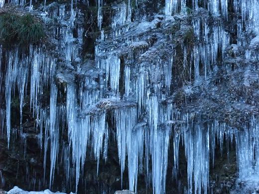 三十槌の氷柱