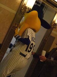 2008.12.27エレベーターで退場.jpg