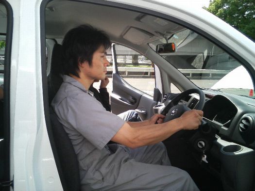 NV200　スタッフ林マイカーにも検討中！