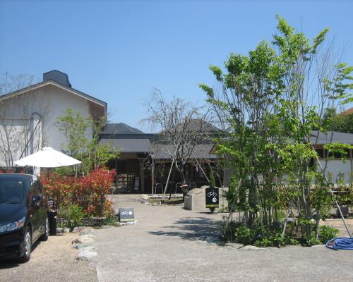 u90