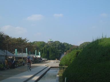 植木市と大阪城