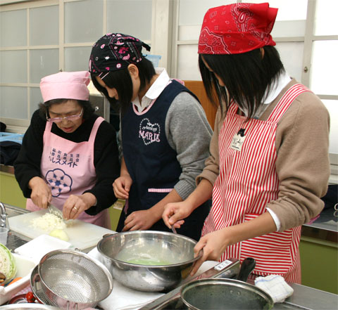 2010-11-16, 郷土料理をつくろう 04.jpg