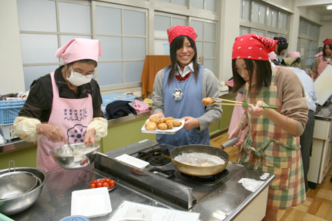 2010-11-16, 郷土料理をつくろう 07.jpg