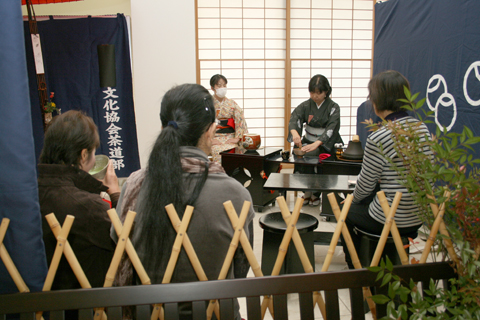 2010-11-27, 第2回身延町総合文化祭（文化文芸作品展示） 02.jpg