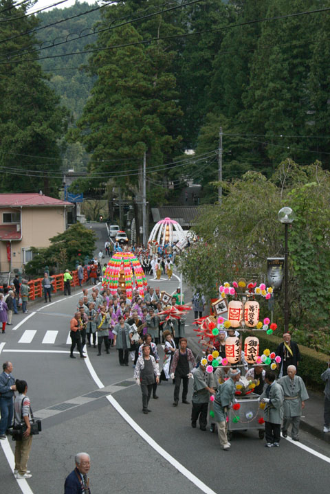 2010-10-12, 身延山万燈行列 03.jpg